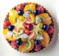 【ハート型バースデーケーキ用に!記念日に!お祝い用に!】 フレッシュなフルーツを沢山使った バースデーケーキ 
