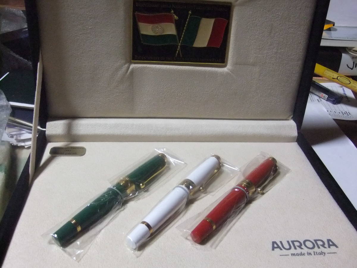 AURORA「カルロ・ゴルドーニ」万年筆　純銀製・18kニブ