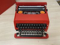 N346- M2-987 Olivetti オリベッティ バレンタイン タイプライター 赤いバケツ 通電確認済 ①
