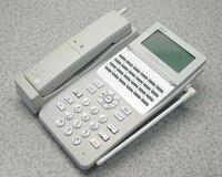 ■NTT αA1シリーズ 24ボタン カールコードレス電話機 A1-(24)CCLSTEL-(1)(W) 2018年製 少々焼け有り 動作良好！
