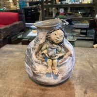 斎藤しゅうろう 作 花瓶を持っている女の子が乗っている花瓶 陶芸 陶器 焼物 完成品 珍品 アート作品 コレクション