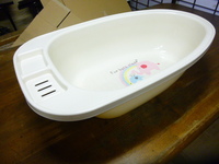 ◆ベビーバス　新生児から　沐浴　中古（使用品）２４リットル　クリーム色　(株)イマージ製造　　