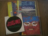 CD２枚セット ジーザス・ジョーンズ JESUS JONES スクラッチド 来日記念盤 日本独自盤 ステッカー付き scratched / パーヴァース PERVERSE