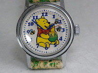 デッド？キャラクター腕時計　クマのプーさん　手巻き　３８