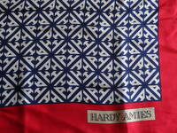 HARDY AMIES ハーディエイミス 　絹100％　大判スカーフ　経年保管品