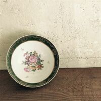 LIMOGES フランス 金のガーランドと薔薇食と大きなカフェオレボウル リモージュ ヴィンテージ 白磁 薔薇 ボル 鉢 アンティーク 皿