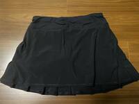 【新品】ルルレモン lululemon 黒 スカート 6 tall（M〜Lサイズ）テニス トレッキング ランニング