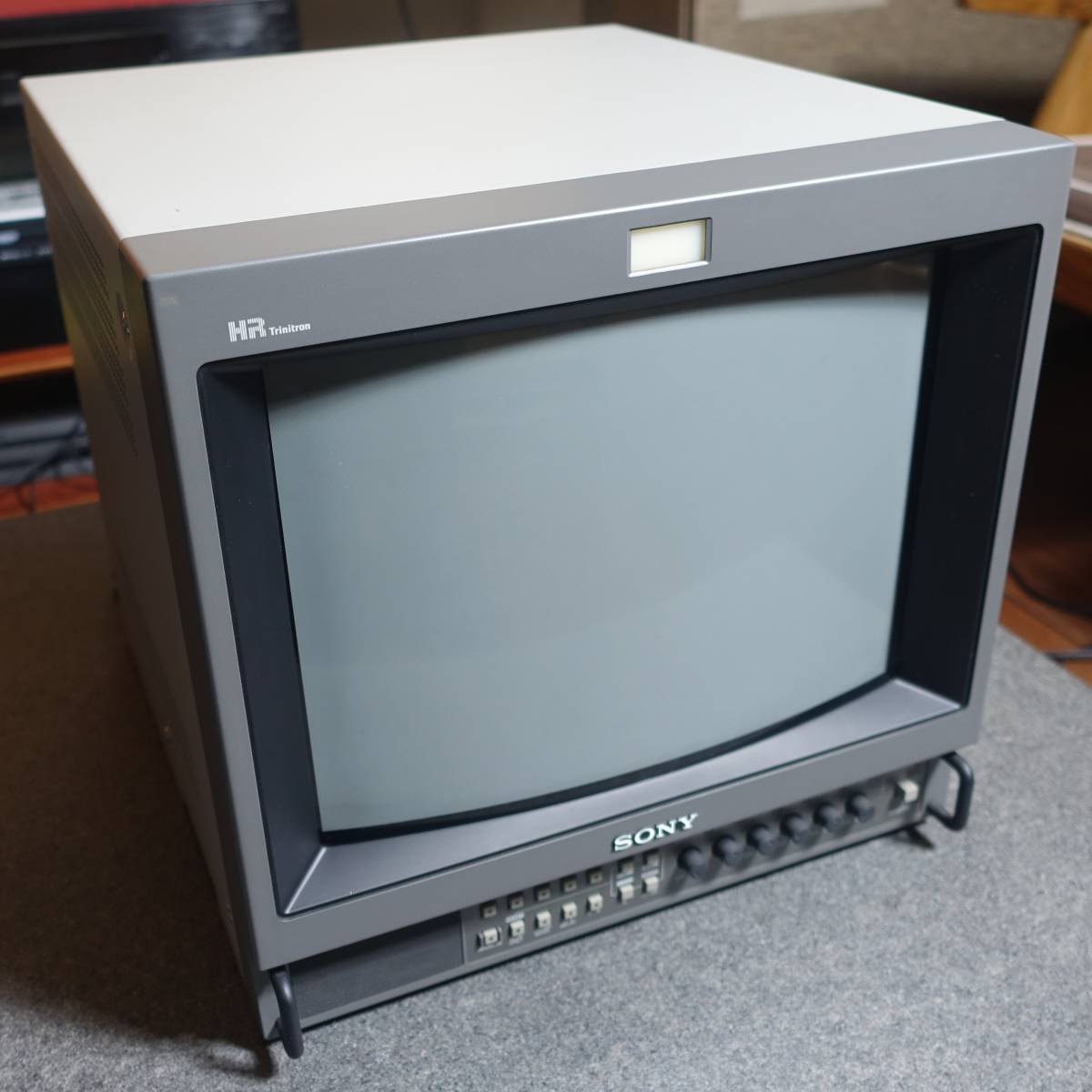 14 inches or less - Television - Video equipment - Electronics