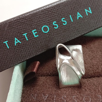 【tap6】新品　TATEOSSIAN　タテオシアン ピンズ/ピンバッジ ザハハディドデザイン Tyneコレクション ブラッシュドシルバー 定価28,600円