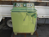 ZG01　東芝電気洗濯機　2層式　VH-1116G 渦巻き式　2.2㎏　1982年製　昭和　レトロ