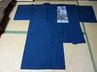 男物/若々しい藍色の紬のアンサンブル（未使用品）正絹　袷　裄６６cm 　渓谷と宮殿 