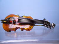 ☆SILVER 天然琥珀 バイオリン デザインブローチ 4,87g