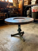 古い鉄の手回し轆轤　/　手動ろくろ　陶芸　作業台　丸テーブル　アンティーク　工業系