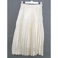 ◇ natural couture バックウエストゴム サテン調 ロング プリーツ スカート サイズ F オフホワイト レディース