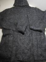VIVAYOU ビバユー　セーター　おしゃれなチャコールグレーの編み込みセーター　ふんわりあったかなタートルネック」　
