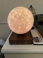 Zoomers月ライト　月型照明　磁気浮上 16色15センチ