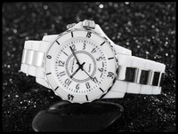■送料無料■新品♪OHSENデザイン腕時計ホワイト白☆超軽量【サザビー ポールスミス バーバリー コーチ 福袋】