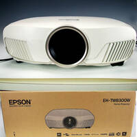 EPSON dreamio ホームプロジェクター 4K/HDR/3D対応 ワイヤレスモデル EH-TW8300Ｗ