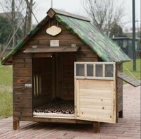 屋外用 耐候性 木製 天然木 犬小屋 ペットハウス ドッグハウス 犬舎 三角屋根 脚付き 中小型犬 通気性 組み立て 夏は涼しく冬は暖かい