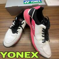 靴 ◆ YONEX ◆ POWER CUSHION テニスシューズ 23.5cm 白ｘ ピンク x 黒 ◆ ヨネックス ◆ レディース 箱入り