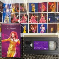 VHS ビデオテープ　松田聖子　コンサートツアー 2001 LOVE & EMOTION ピンナップ歌詞カードあり、良好！