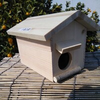 小鳥の巣箱と小鳥のエサ場のセツト出品