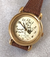 ALBA ドナルド ダック 日本製 ウォッチ Donald Duck 稼動品 ゴールド カラー Disney コラボ 時計 ディズニー キャラクター 好きに も SEIKO