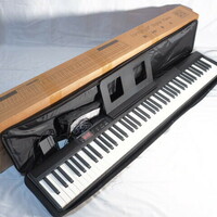 美品 Long Eye 電子ピアノ キーボード 88鍵盤 サスティンペダル ヘッドホンなど付属 楽器/180サイズ