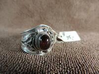 ヴィンテージ 未使用・リング 指輪 925 シルバー刻印あり・赤宝石付き・美品・20号・7.50g