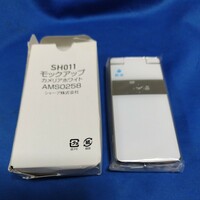 送料185円 ガラケー シャープ SH011 モックアップ カメリアホワイト AMS0258 長期保管品 管理番号H-3(YU)