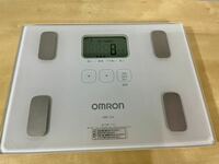 OMRON オムロン 体重体組成計 HBF-216 中古