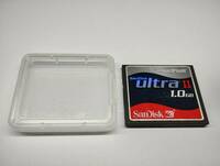 ケース付き　1GB　SanDisk ultraⅡ　CFカード　フォーマット済み　メモリーカード　コンパクトフラッシュカード