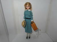 着せ替え人形　ジェニー　リカちゃん系　帽子とバッグを持つ少女