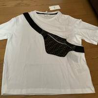 FENDI【キッズ大人OK】Tシャツ　新品未使用タグ付き　定価47,900円