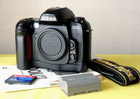 近赤外線領域撮影用改造機　Nikon D100　付属品含む　　579