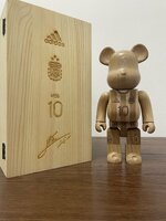 BE@RBRICK x カリモクx 400% by MEDICOM TOY ベアブリック carved wooden メッシ Leo Messi 置物 ■ 中古 ■ 美品 ■ 箱付き