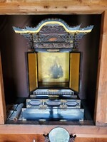 神棚　木造　神社　神具　縦87.0cm（台座9.5cm含）、横69.5cm、奥行27.5cm