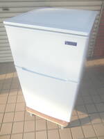 ◆◇2ドア冷凍冷蔵庫 90L ヤマダ電機 YRZ-C09G1 2020年製 中古 小型 右開き 家電 一人暮らし用 お部屋まで搬入 送料無料 即決 9183
