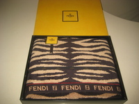 FENDI フェンディ　 バスタオル　ゼブラ柄　（68x130cm) 箱付　綿100% 日本製