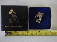 蔵出◆ ピンバッジ1 ミッキーマウス 真鍮製ピンバッジ ゴルフ ◆ ウォルトディズニープロダクション 昭和レトロ 