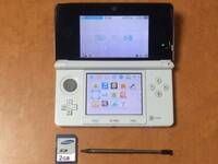 動確済　3DS　中古　アイスホワイト　Ver11.1.0-34J　ダウンロードソフト・上下フィルター・ペン・2GB付　1円から送料安　即決有　同梱可