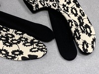 おしゃれな新作ストレッチ足袋　モノトーンで人気のある足袋です。小紋・紬などによく合います。