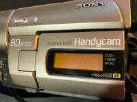 ● videoHi8 XR Handycam CCD-TRV66 と付属品セット*オマケ付き
