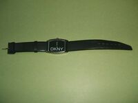 レア? DKNYレディース腕時計　皮ベルト