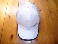 バボラ　テニス　バトミントン　キャップ　帽子　フリーサイズ（58㎝）白　新品