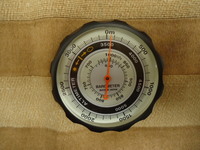 気圧計　高度計　お天気計　BAROMETER 新同品　問題なく使用可能　ALTIMETER　ポケットサイズ