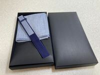 新品　麻布テーラー（日）　同色同柄の扇子とハンカチのセット　その１　定価５．５千円