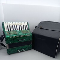 【中古】YAMAHA アコーディオン YA-12 グリーン ケースつき 鍵盤楽器
