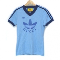 グッチ GUCCI 半袖Tシャツ サイズXS - ライトブルー×ネイビー レディース Vネック/adidas トップス