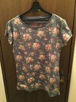 Cath kidston × ユニクロ コラボ Tシャツ 半袖 Sサイズ (キャスキッドソン)花柄総柄